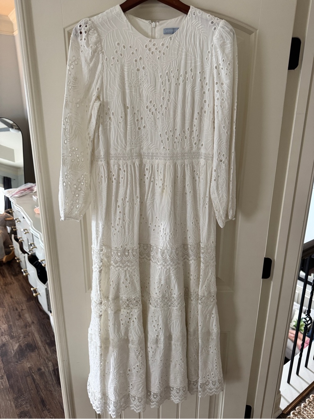 Antonio Milani Elegant White Eyelet long sleeve maxi Dress - Women
